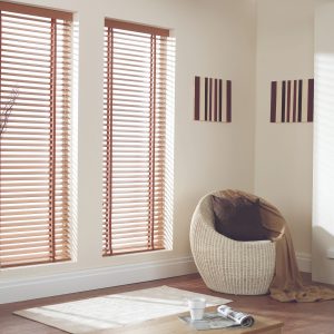 fauxwood-venetian-blinds-img